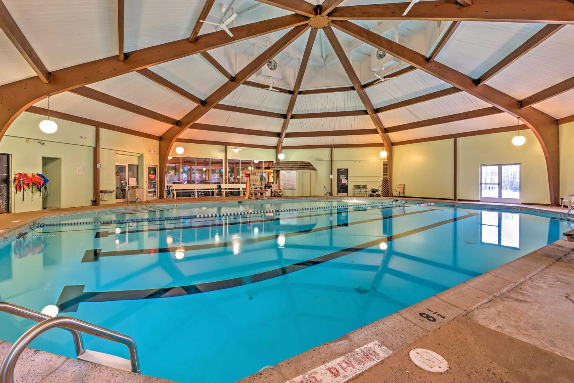 Fire Pit And Game Spacious Poconos Retreat! * Long Pond