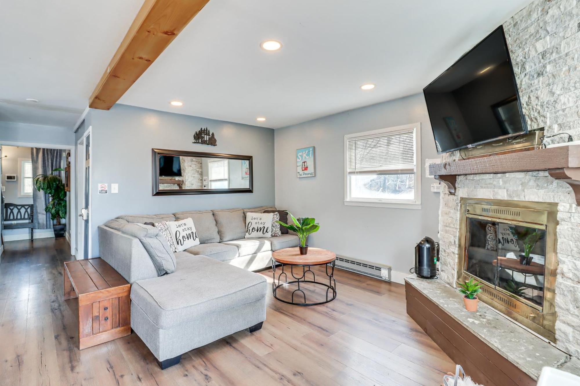 Fire Pit And Game Spacious Poconos Retreat!